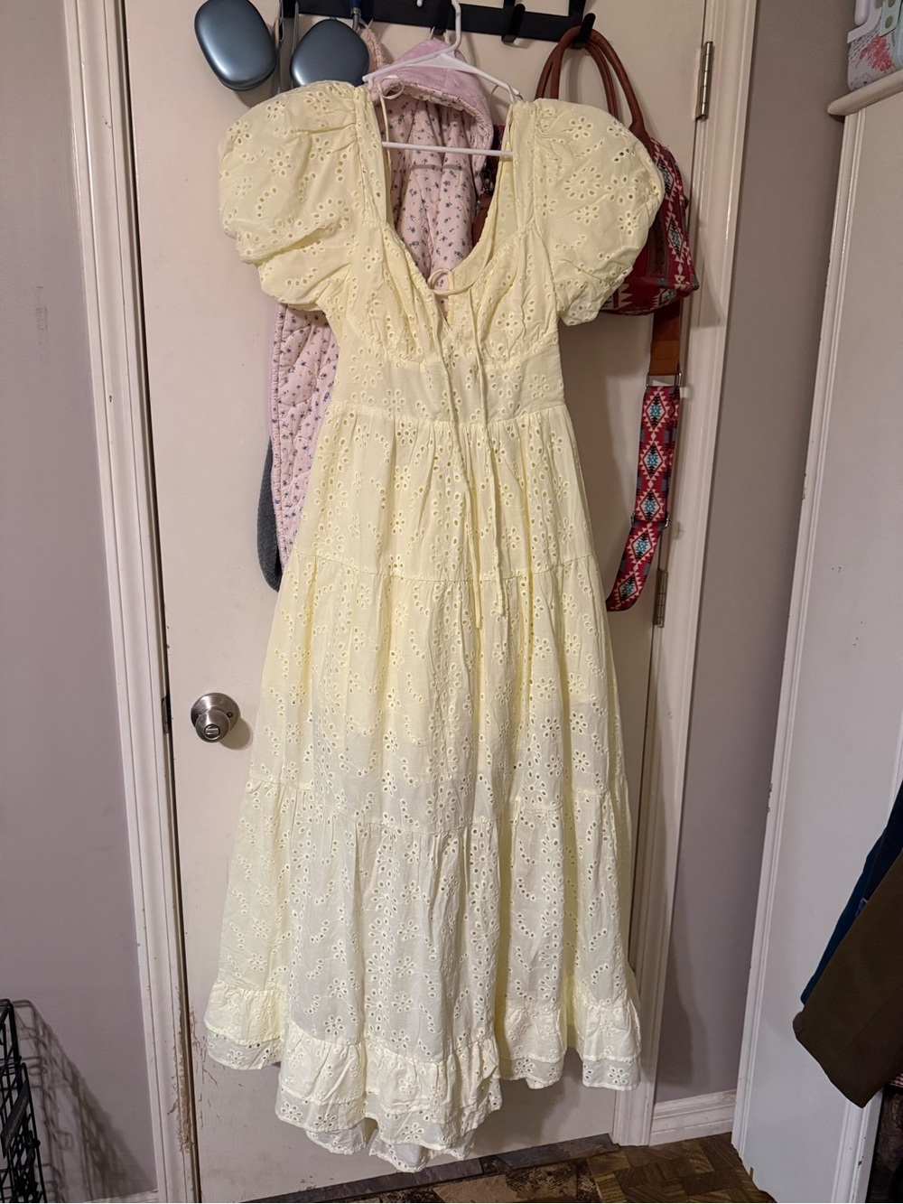 Women's Pale Yellow Eyelet Puff-Sleeve Maxi Dress
